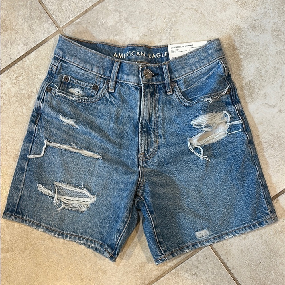NWT! American Eagle 90s Boyfriend Long Length Destroyed Denim Shorts Jorts 00